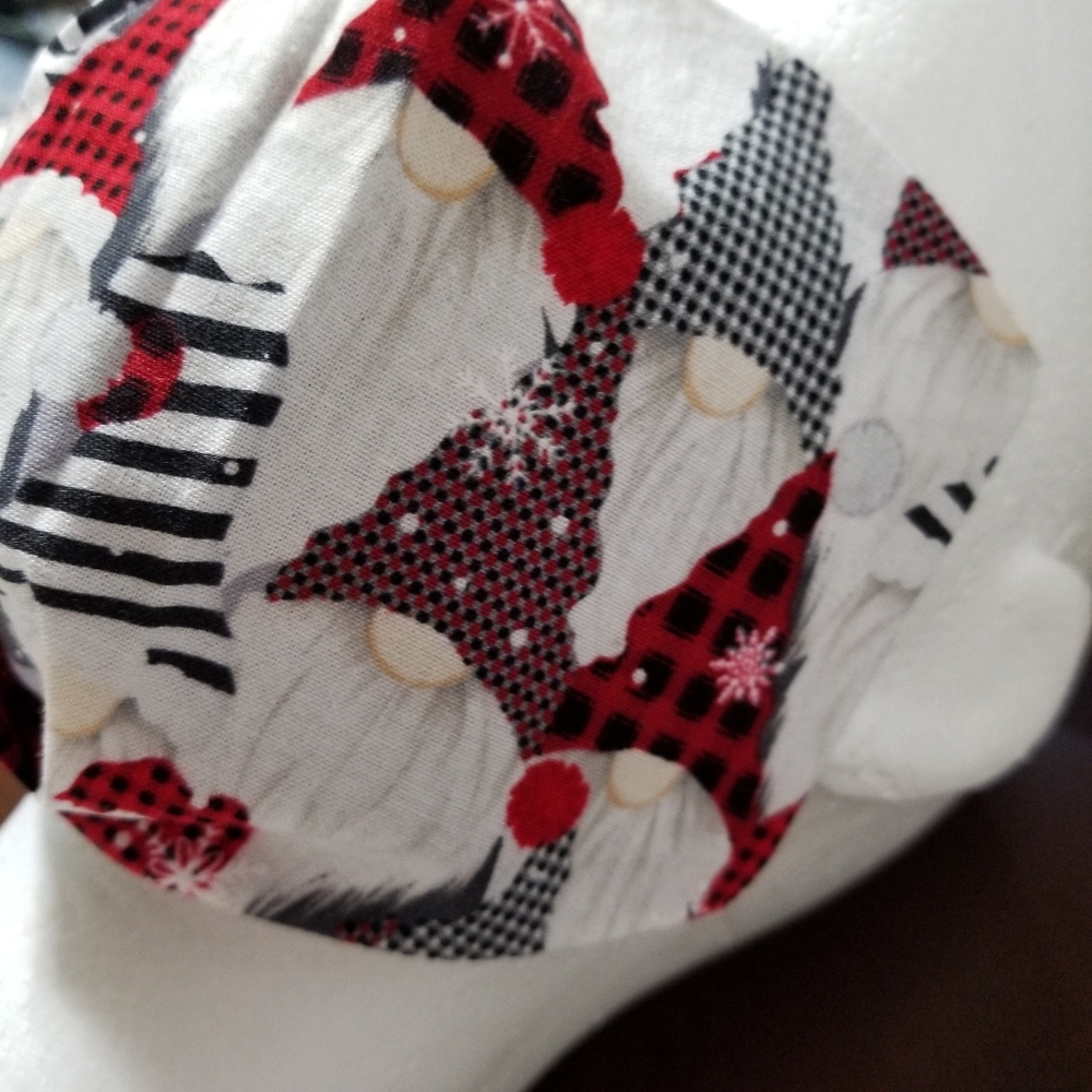 KIDS Facemask Winter Gnomes - Picture 1 of 4